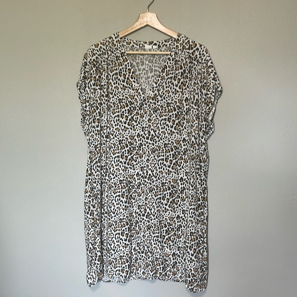 GAP V-neck Animal Print Dress in XL